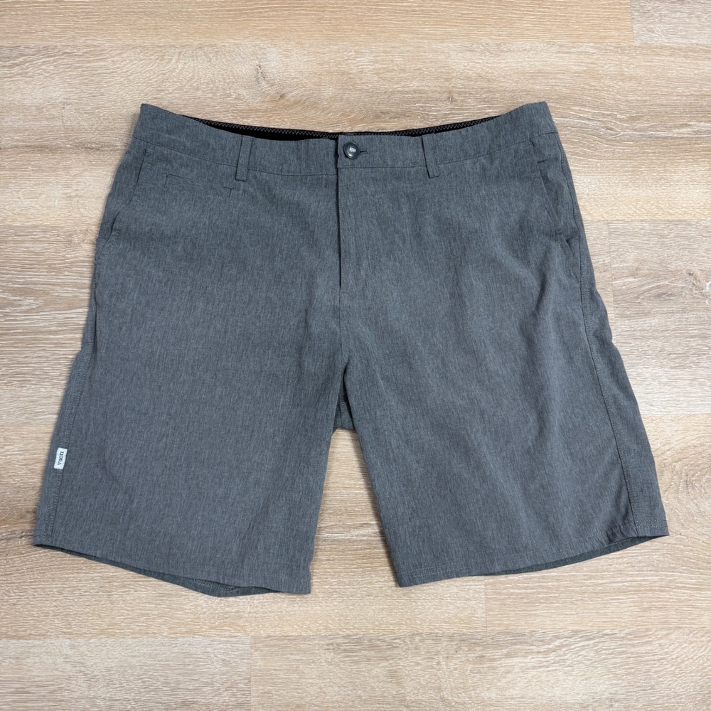 Vuori Aim Shorts Mens 36 Charcoal Heather Gray Performance Stretch Chino V346
